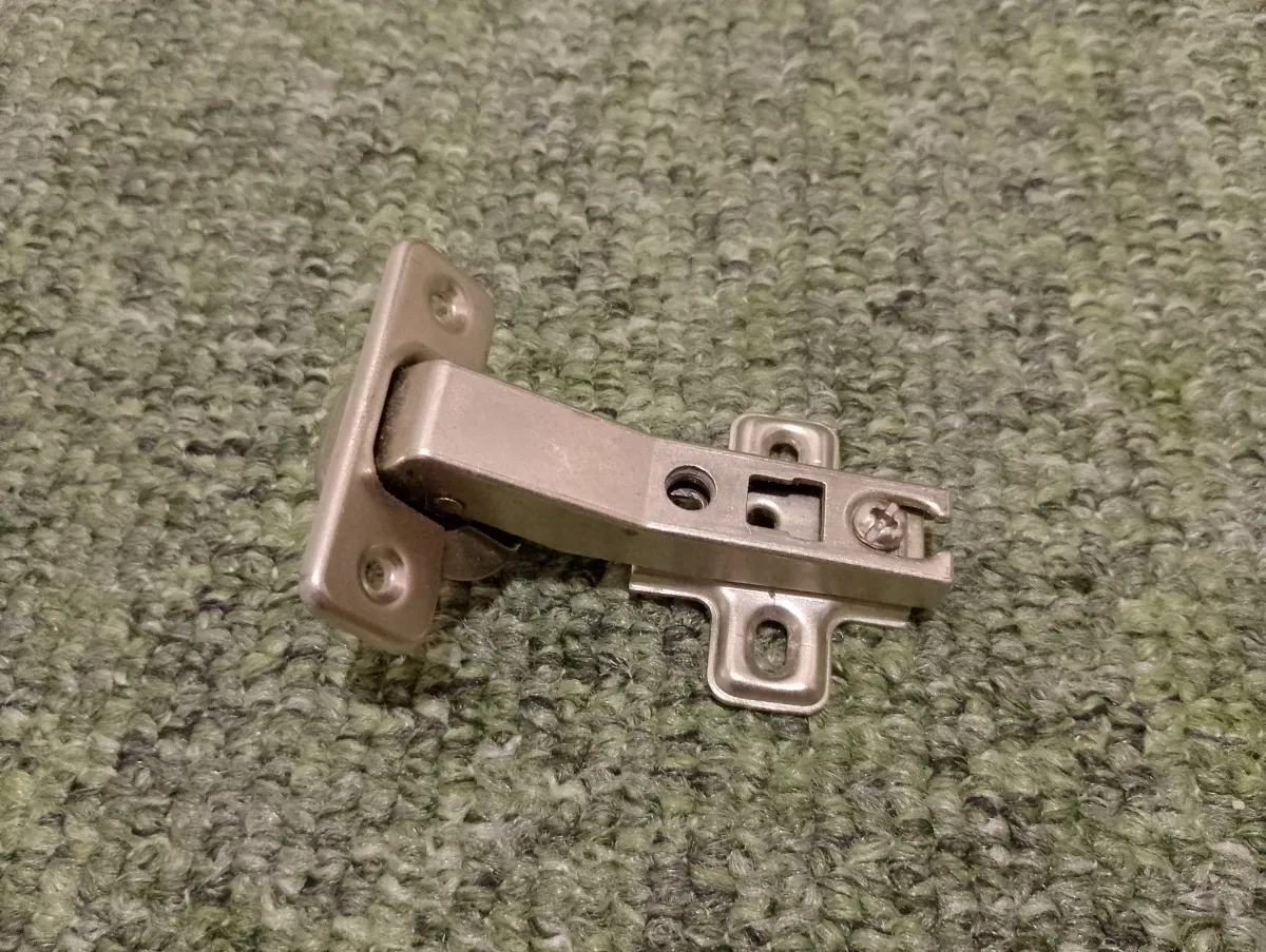 Петля накладна 110˚